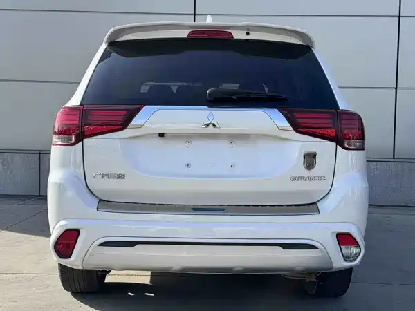Mitsubishi Outlander 2021