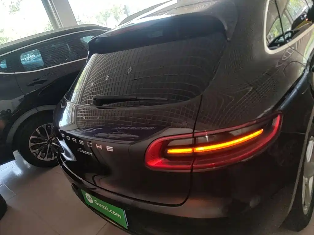 Porsche Macan 2018 — фото 6