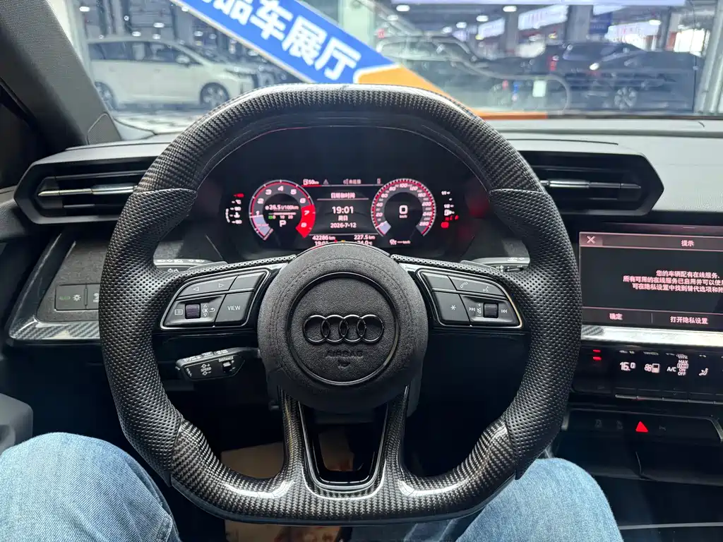 Audi A3 2023 — фото 13