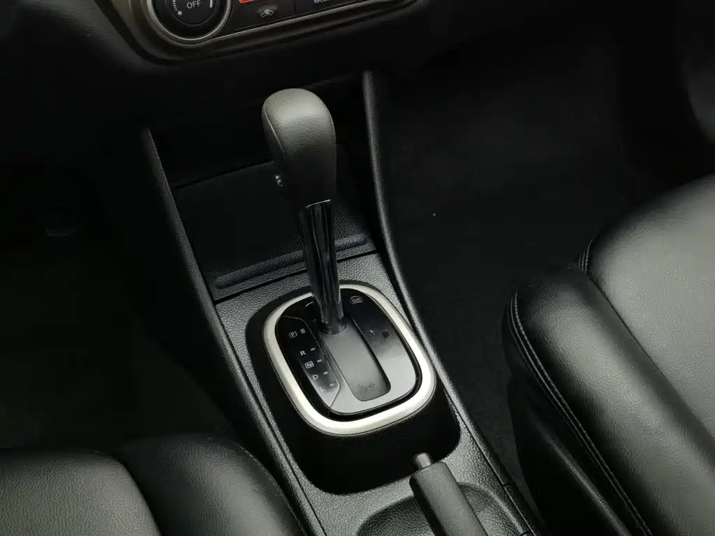 Nissan Sylphy 2018 — фото 13