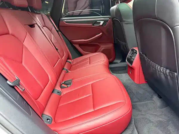 Porsche Macan 2024
