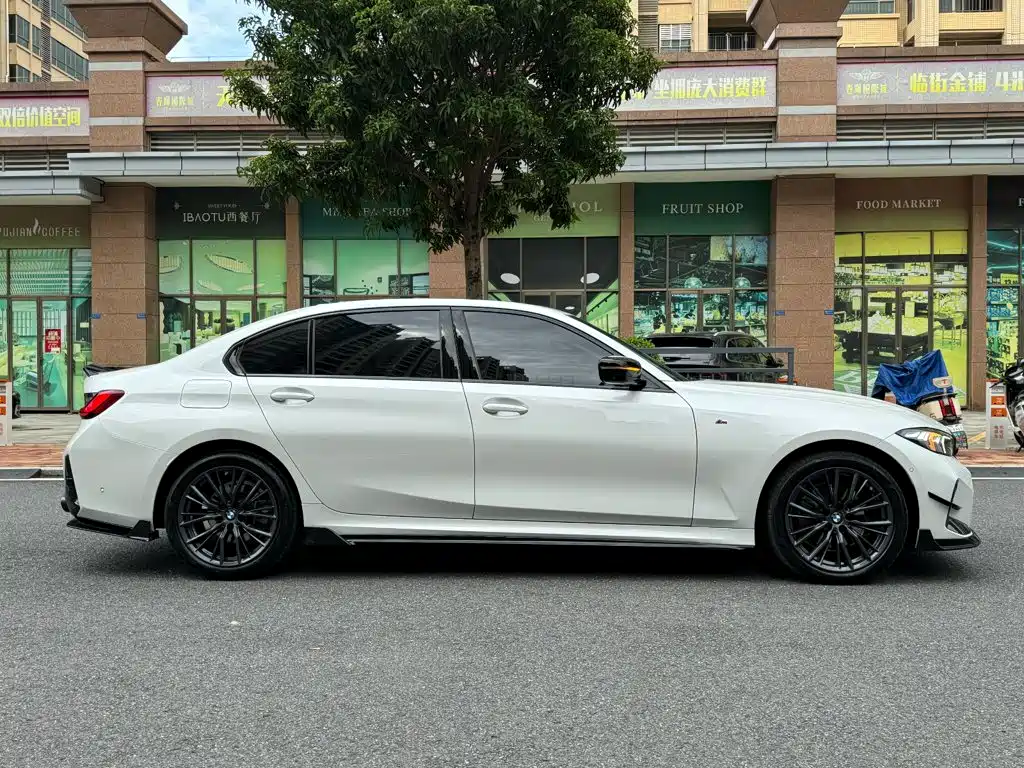 BMW 3 Series 2024