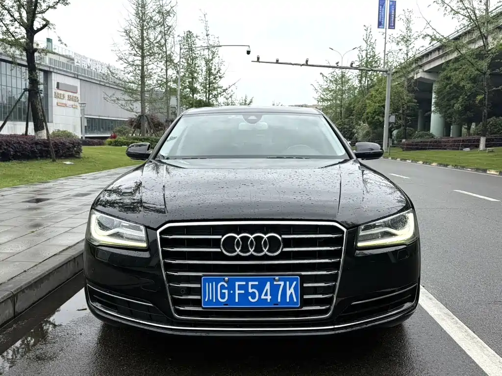Audi A8 2015 — фото 2