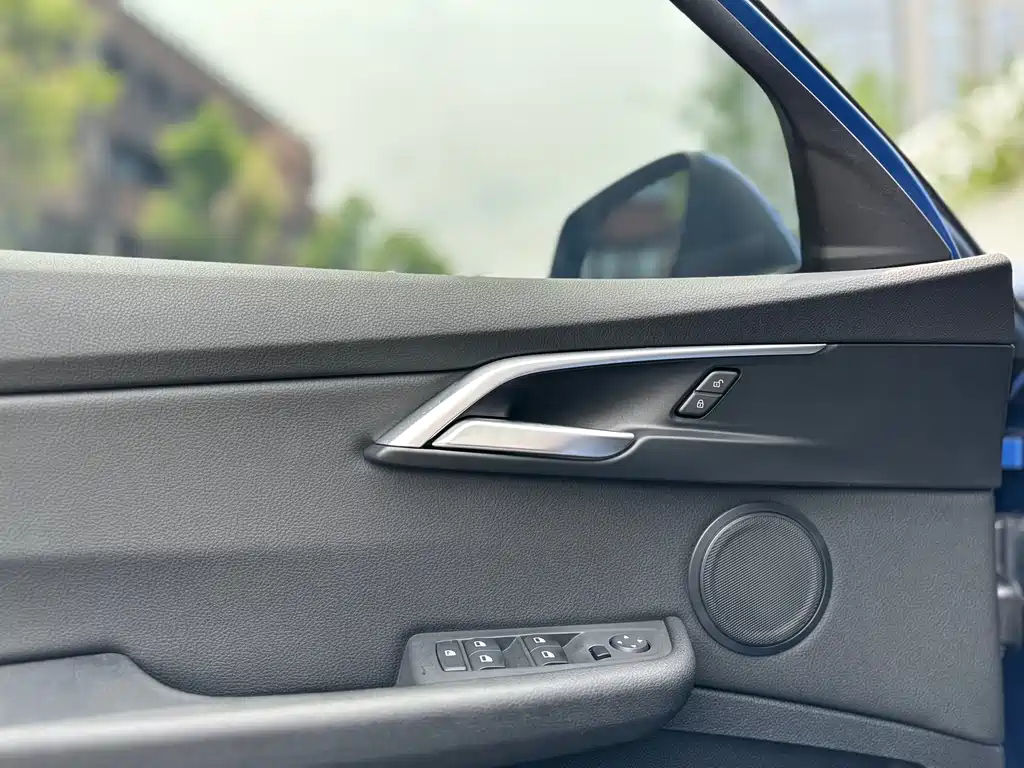 BMW 1 Series 2020 — фото 10
