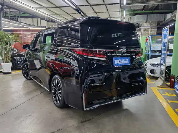 Toyota Vellfire 2024