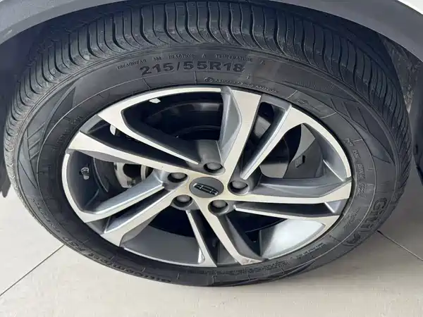 Geely Binyue 2022