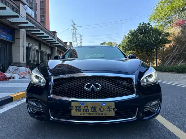 Infiniti Q70 2019