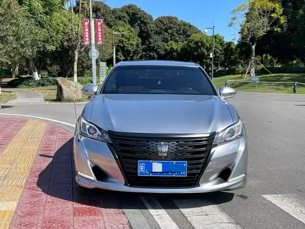 Toyota Crown 2018