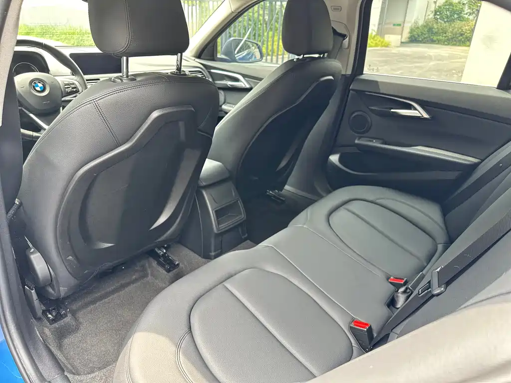 BMW 1 Series 2020 — фото 14
