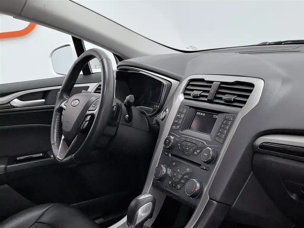 Ford Mondeo 2016 — фото 22