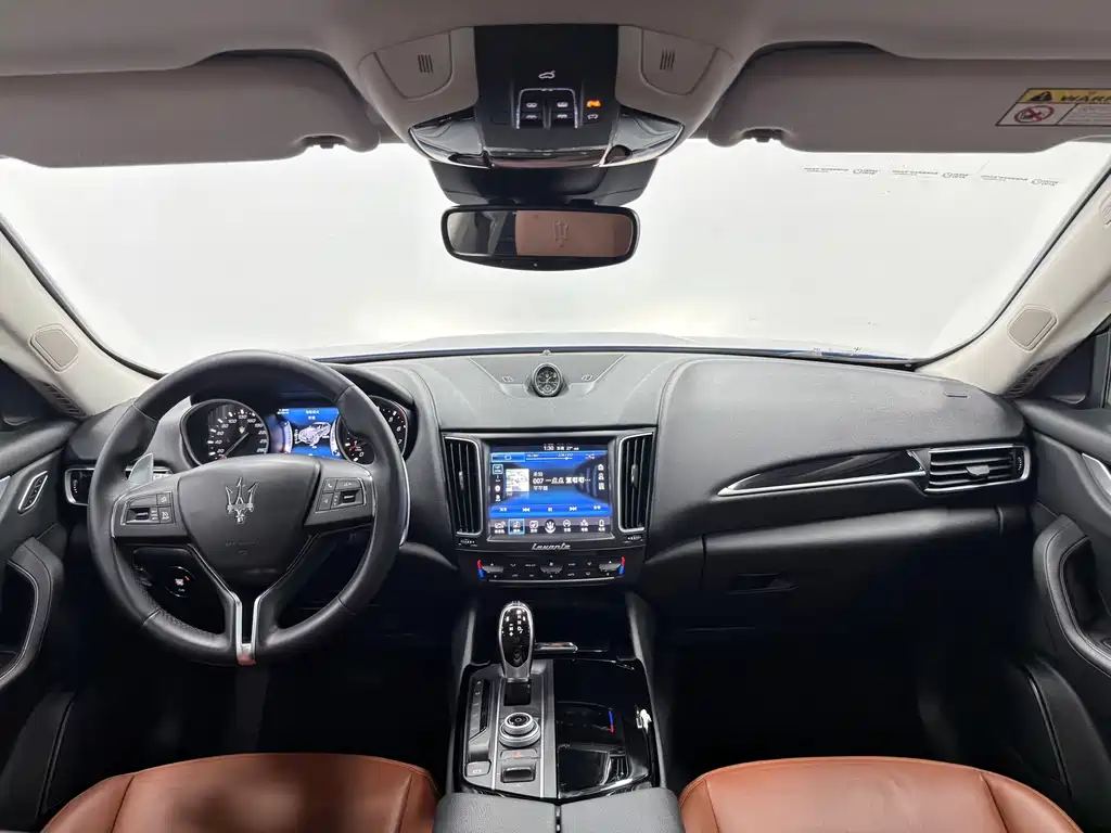 Maserati Levante 2017 — фото 12