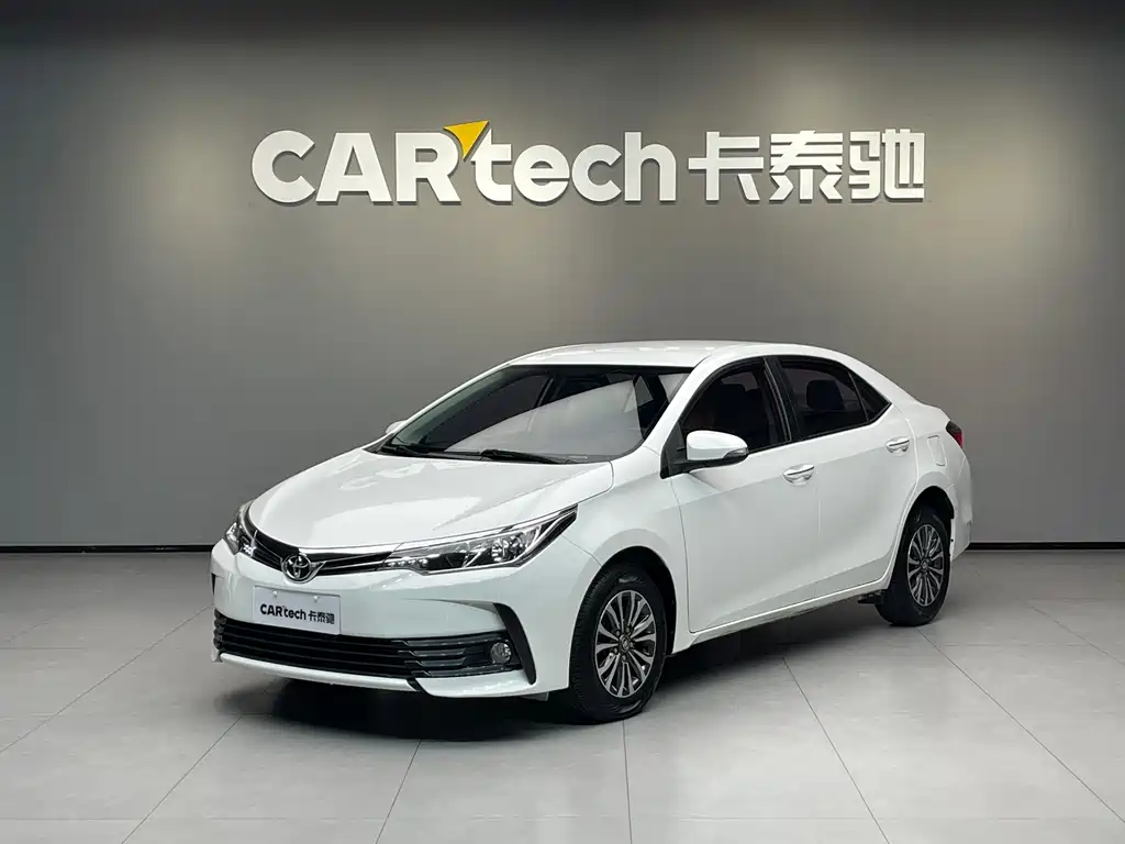 Toyota Corolla 2018 — фото 1