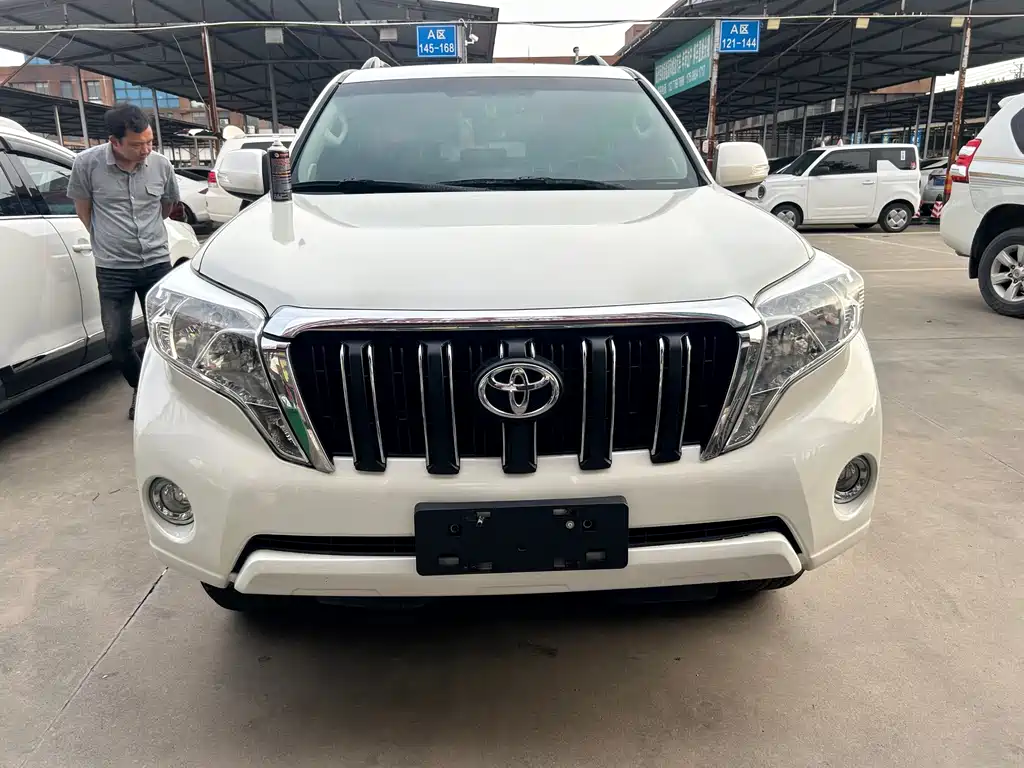 Toyota Prado 2016 — фото 2