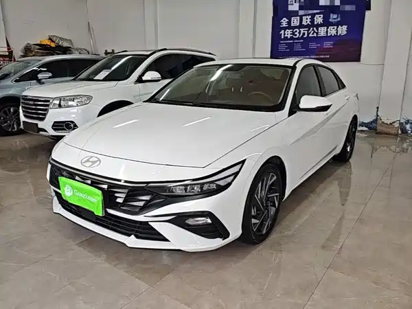 Hyundai Elantra 2024