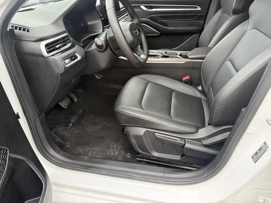 Geely Emgrand 2023