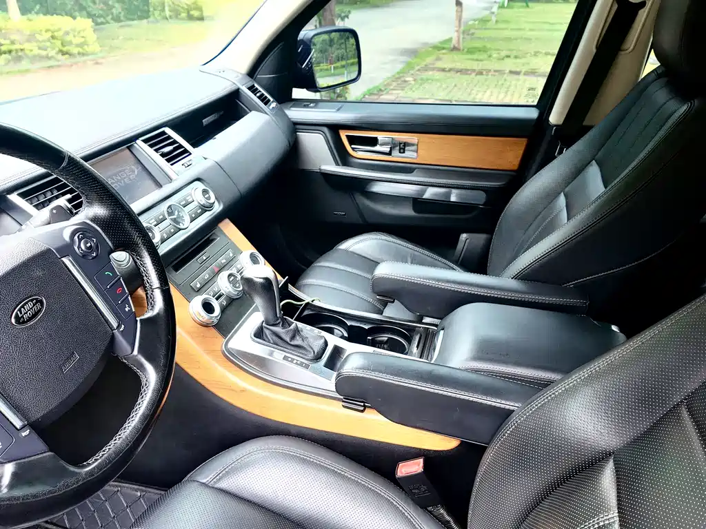 Land Rover Range Rover Sport 2011 — фото 42