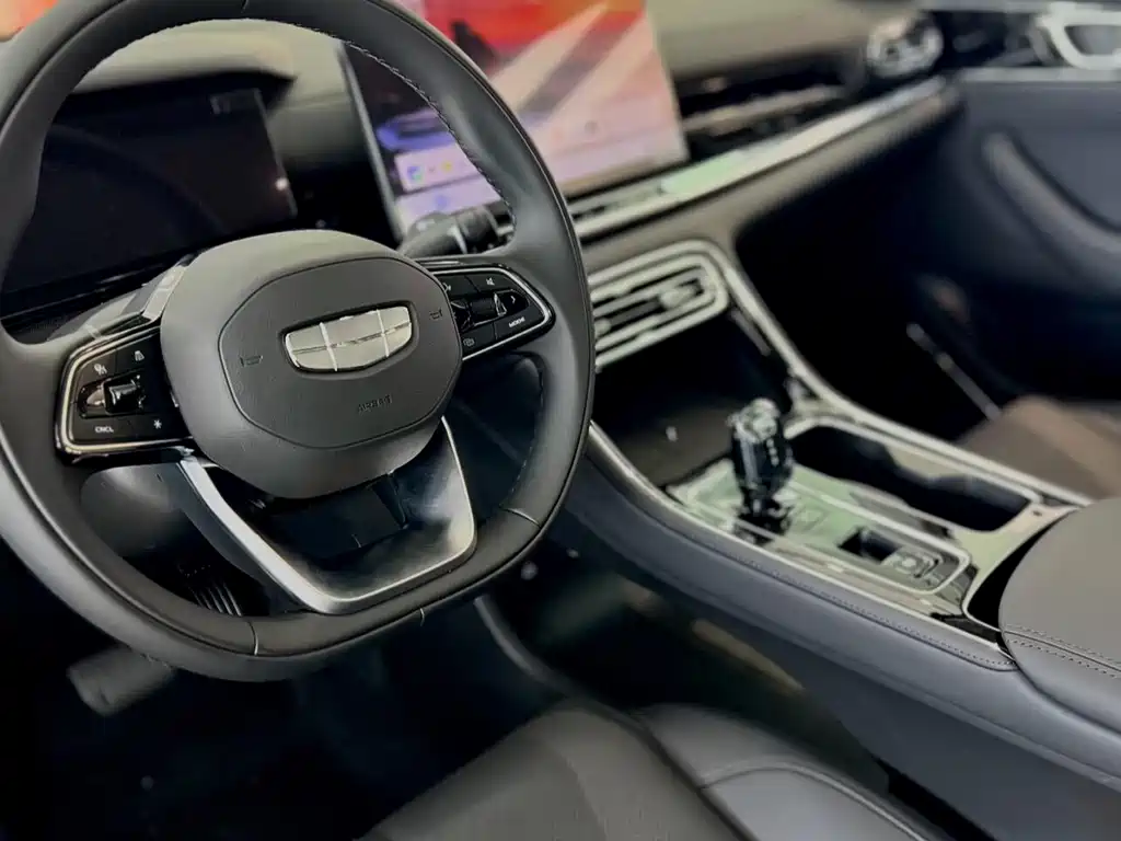 Geely Emgrand 2025