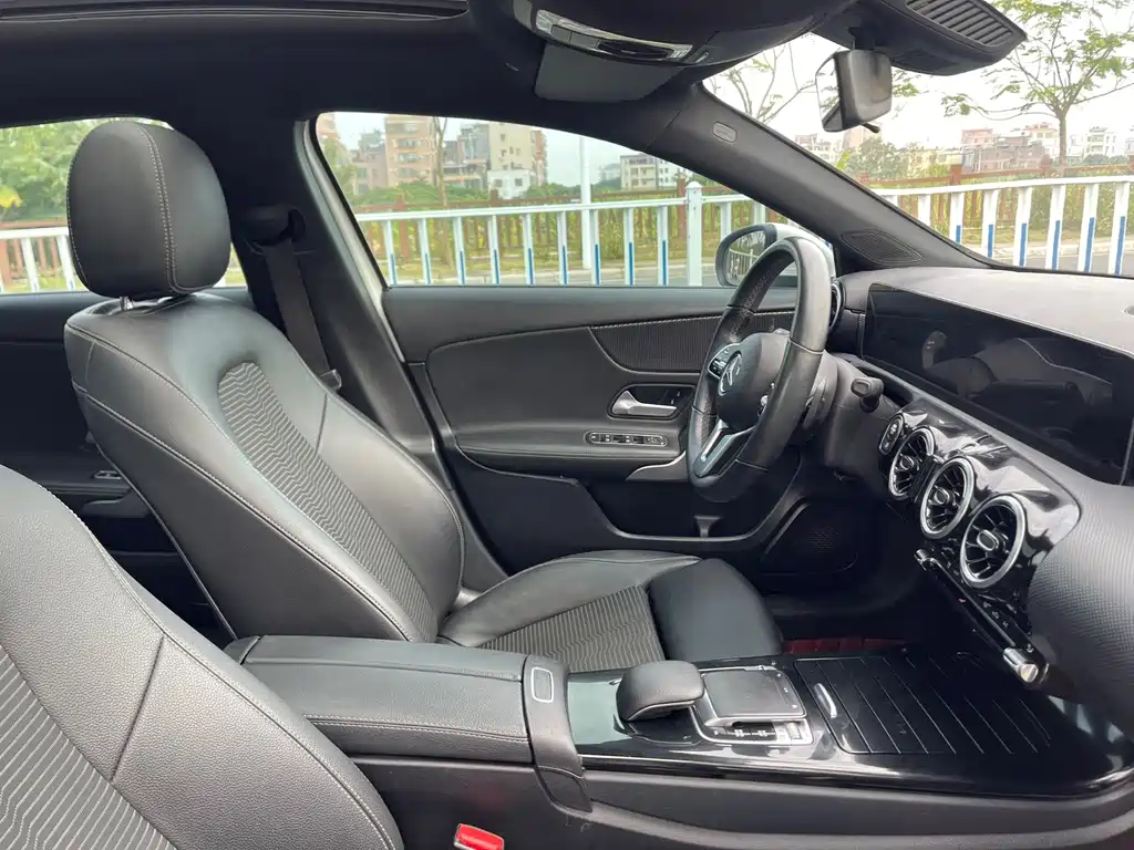 Mercedes-Benz A-Class 2019 — фото 8