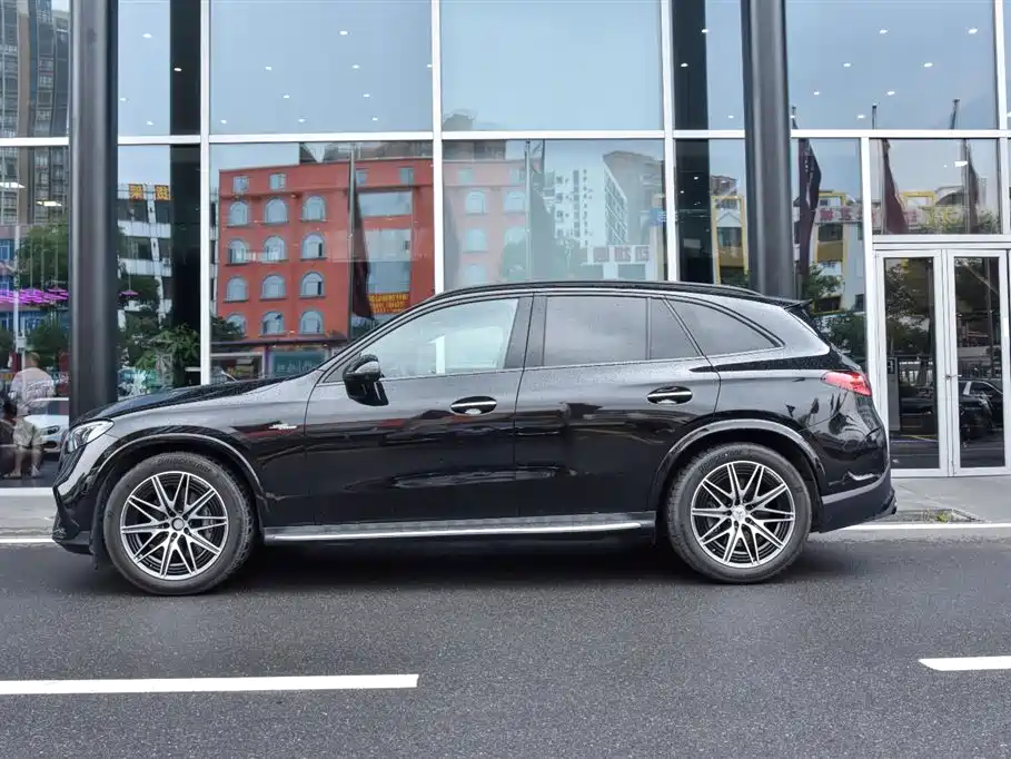 Mercedes-Benz GLC AMG 2025 — фото 3