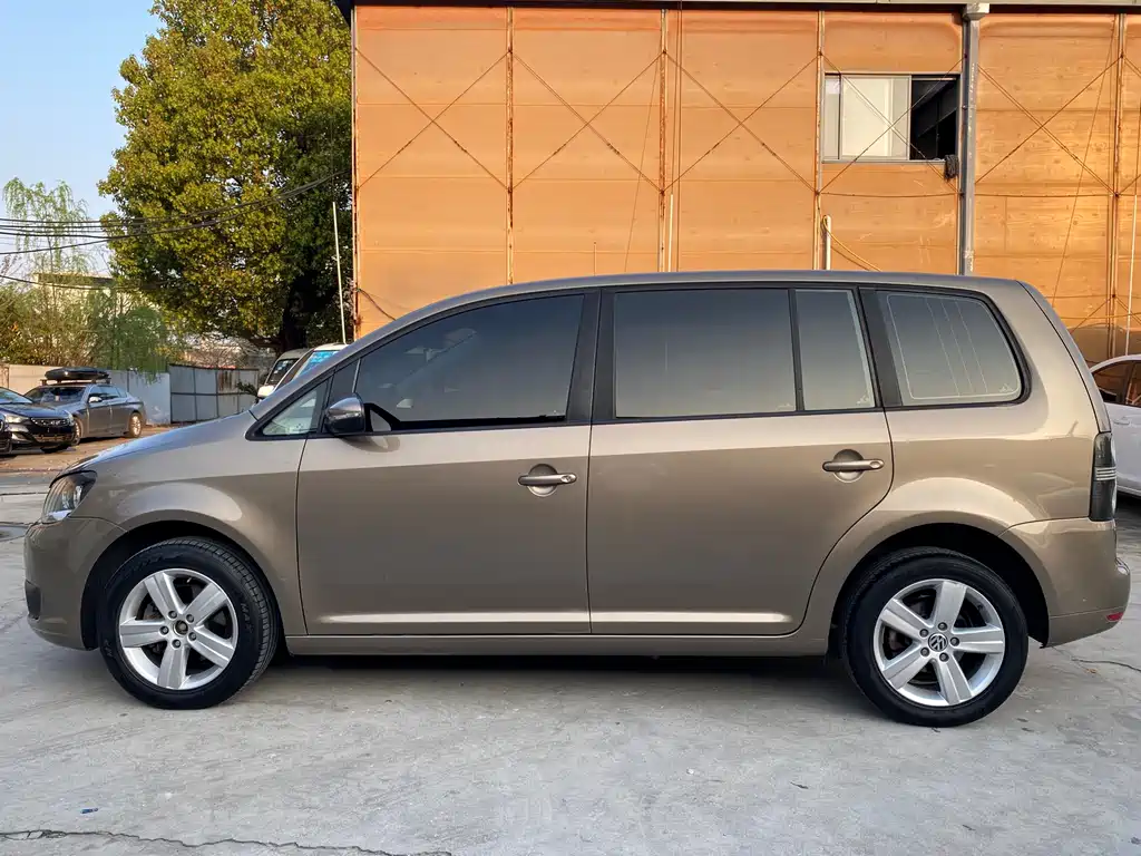 Volkswagen Touran 2015 — фото 10