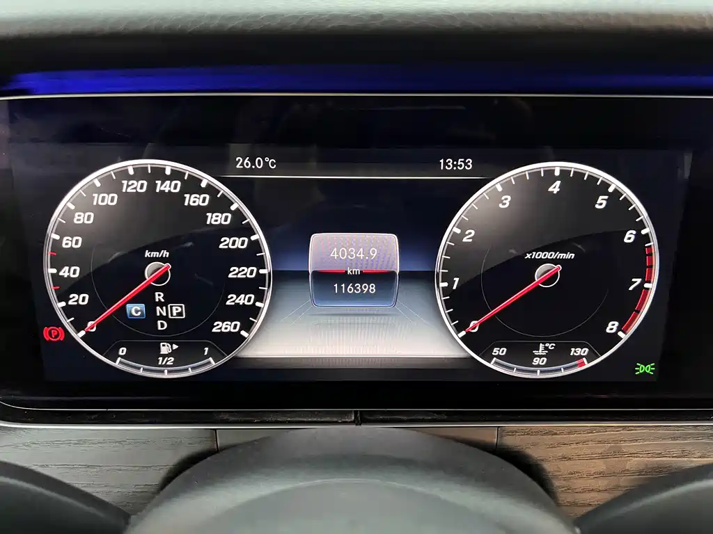 Mercedes-Benz E-Class 2020 — фото 18