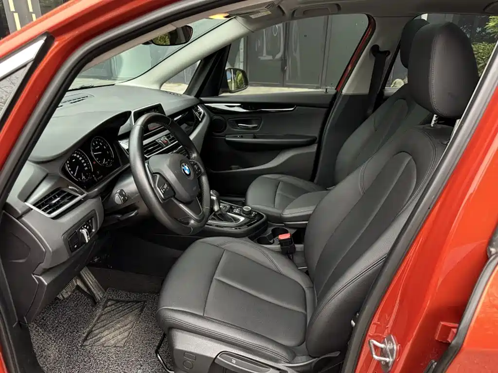 BMW 2 Series Station Wagon 2019 — фото 13