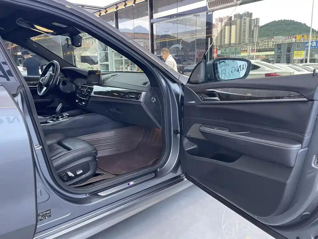 BMW 6 Series GT 2019 — фото 14