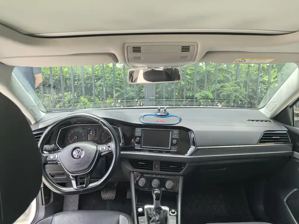 Volkswagen Sagitar 2020