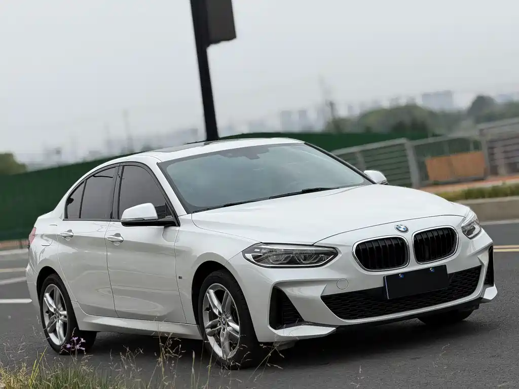 BMW 1 Series 2019 — фото 3