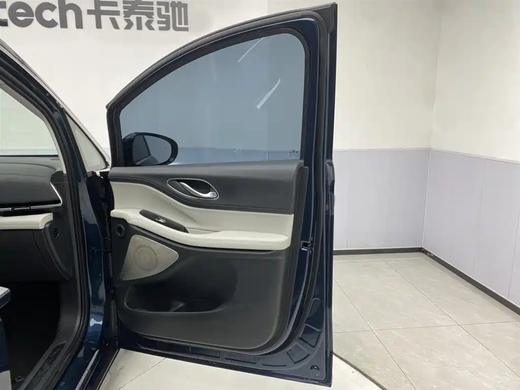 VOYAH Dreamer 2025 — фото 27