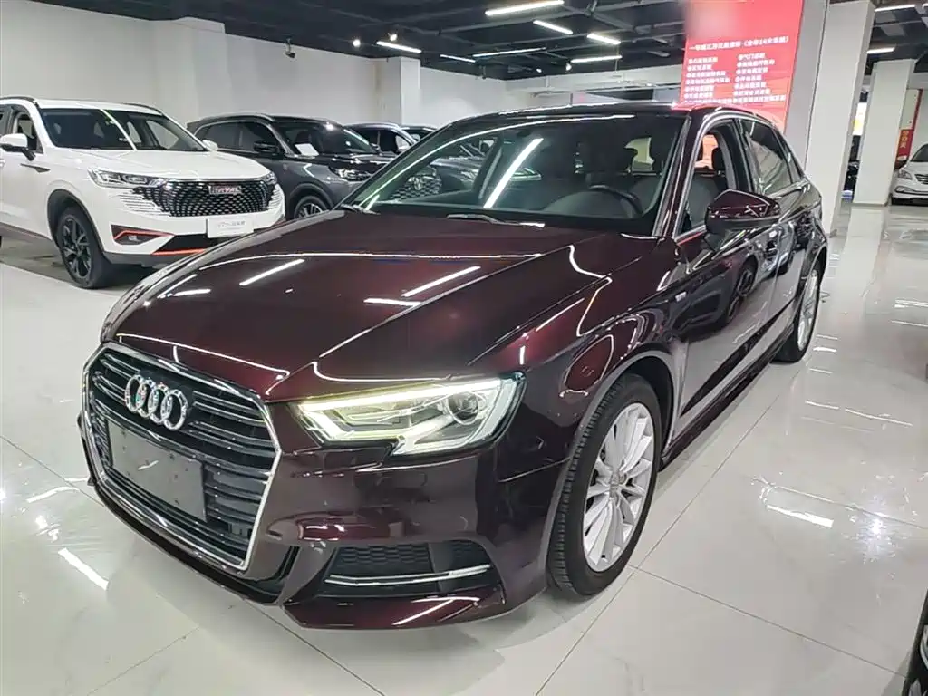 Audi A3 2018 — фото 2