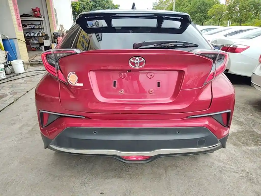 Toyota C-HR 2018 — фото 6