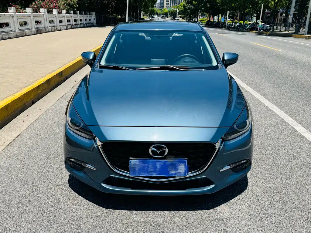 Mazda 3 Axela 2018 — фото 2