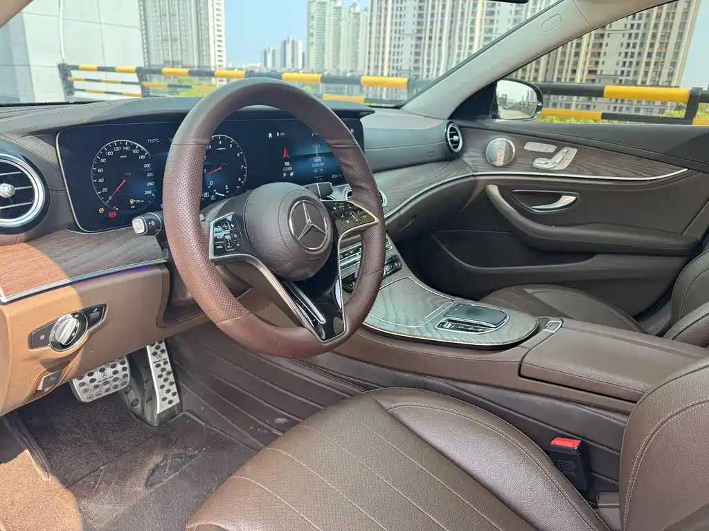Mercedes-Benz E-Class 2023 — фото 11
