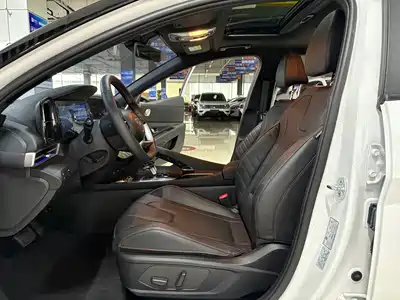 Hyundai Elantra 2023