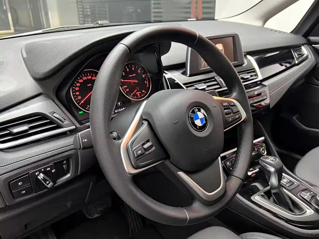 BMW 2 Series Station Wagon 2016 — фото 8