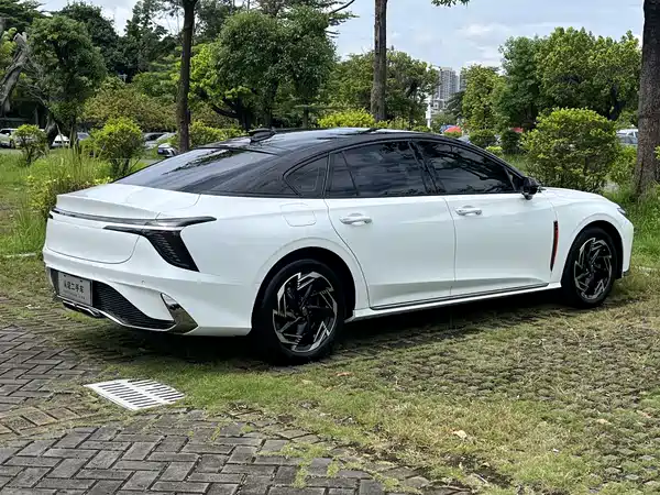 Hongqi H6 2023