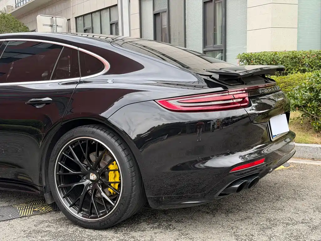 Porsche Panamera 2019 — фото 19