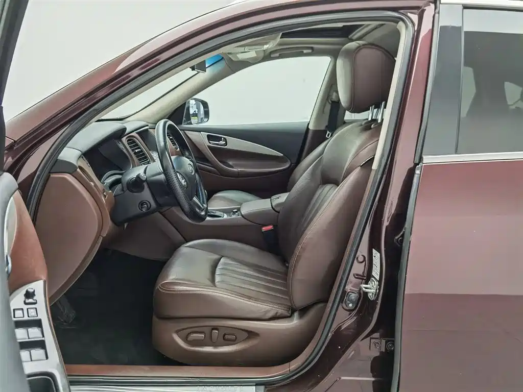 Infiniti QX50 2016 — фото 10