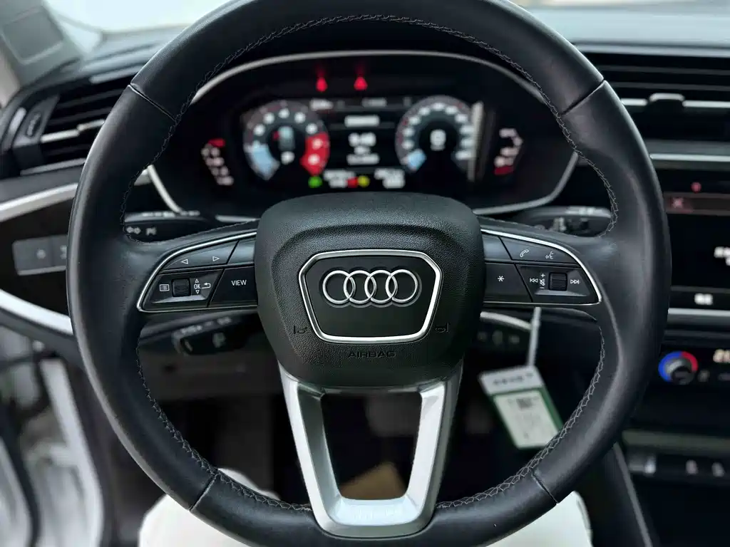 Audi Q3 2022 — фото 9