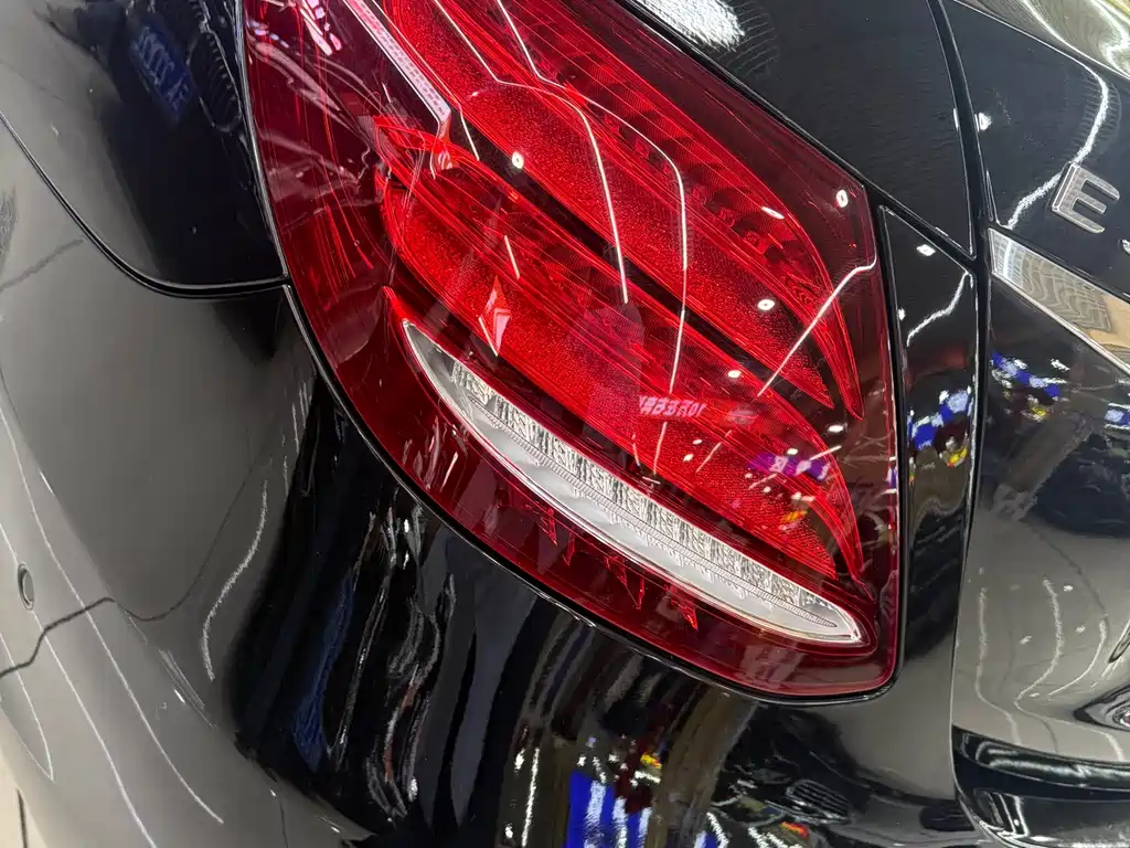 Mercedes-Benz E-Class 2019 — фото 19