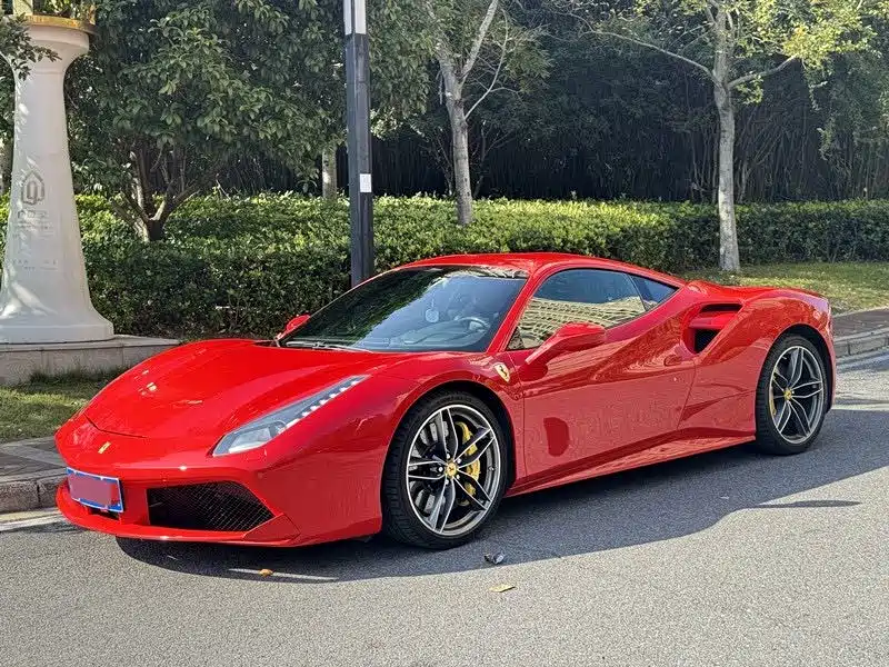 Ferrari 488 2018 — фото 1
