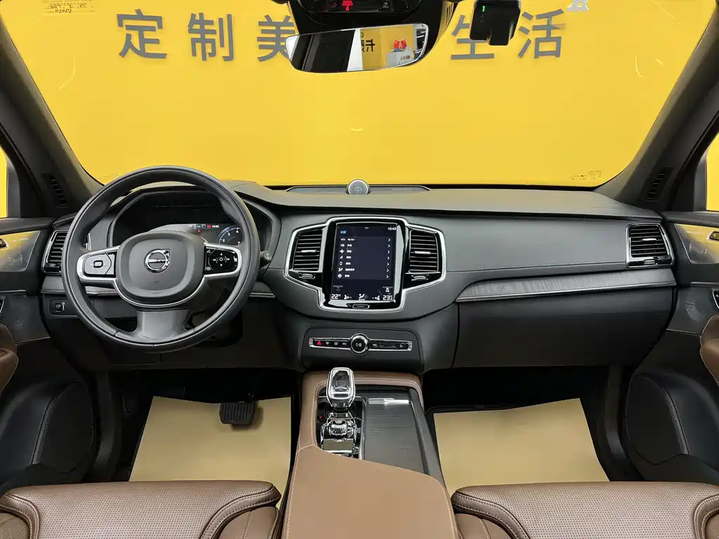 Volvo XC90 2022 — фото 12