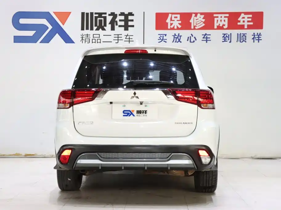 Mitsubishi Outlander 2020 — фото 5