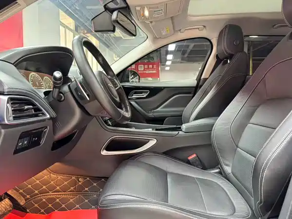 Jaguar F-PACE 2019