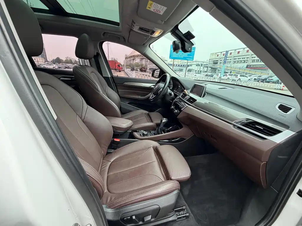 BMW X1 2018 — фото 11
