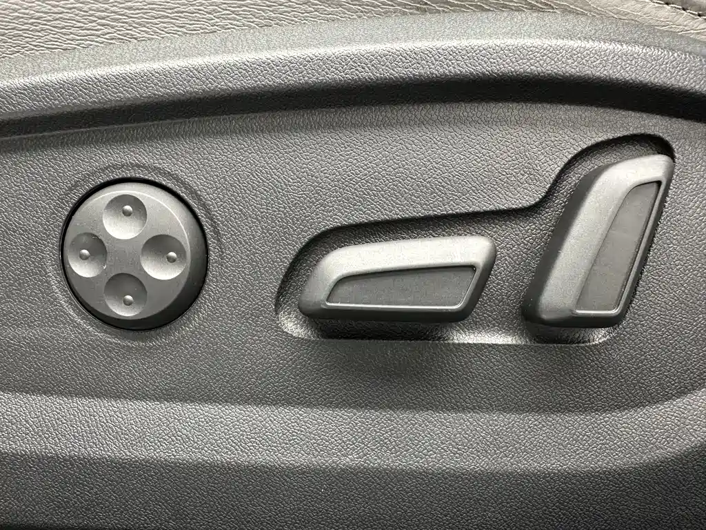 Audi Q2L 2023 — фото 13