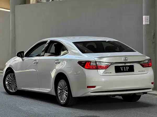 Lexus ES 2017