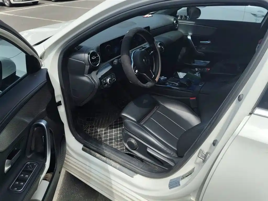 Mercedes-Benz A-Class 2020 — фото 12