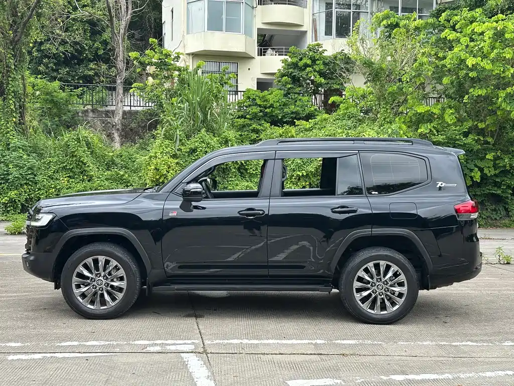 Toyota Land Cruiser 2023 — фото 17